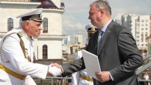 На борту «Смольного» правительство региона и военно-морская академия подписали соглашение о сотрудничестве