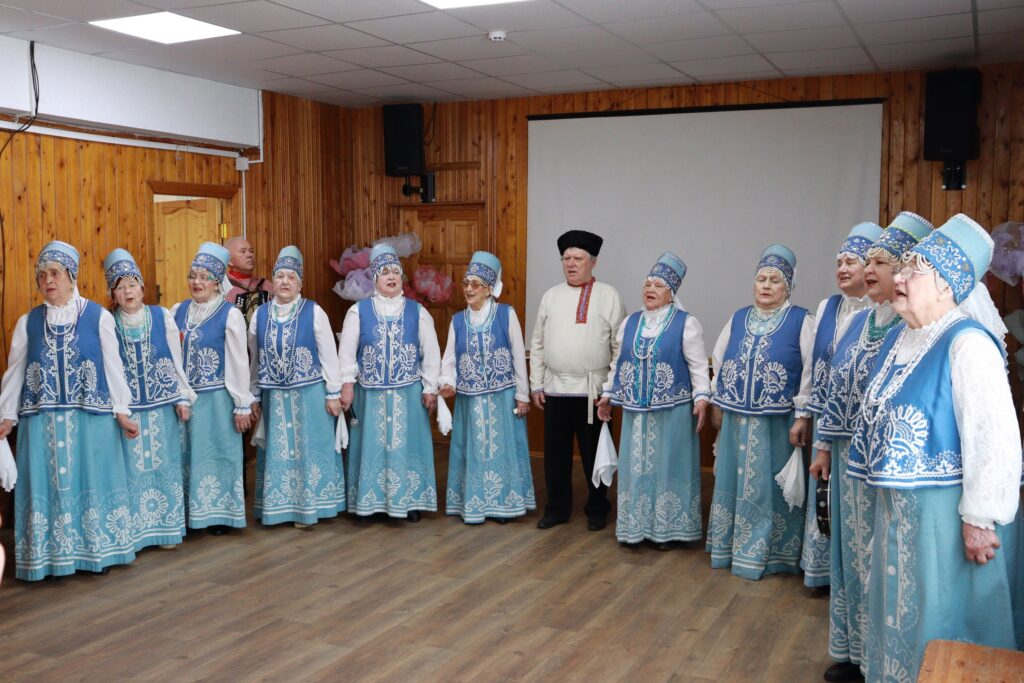 Раз «Калинушка» нынче запела - значит, радуйся, пой и пляши