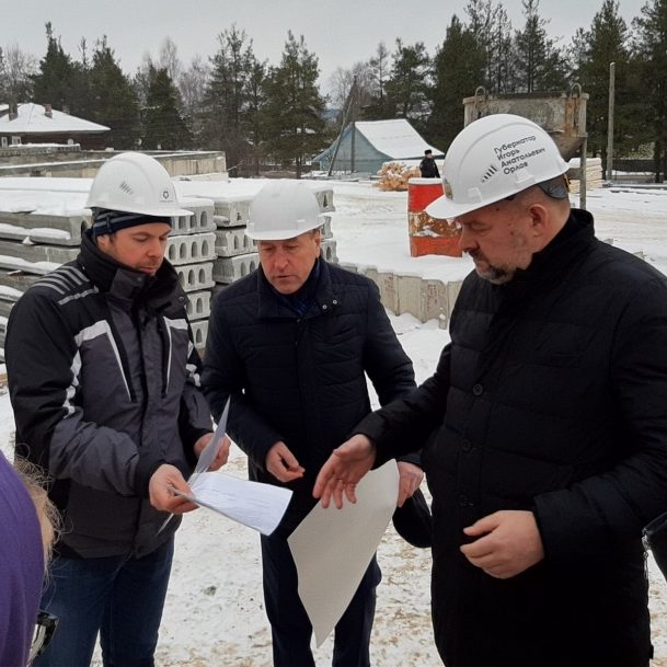 В ходе рабочей поездки в Виноградовский район губернатор побывал на строительстве больницы