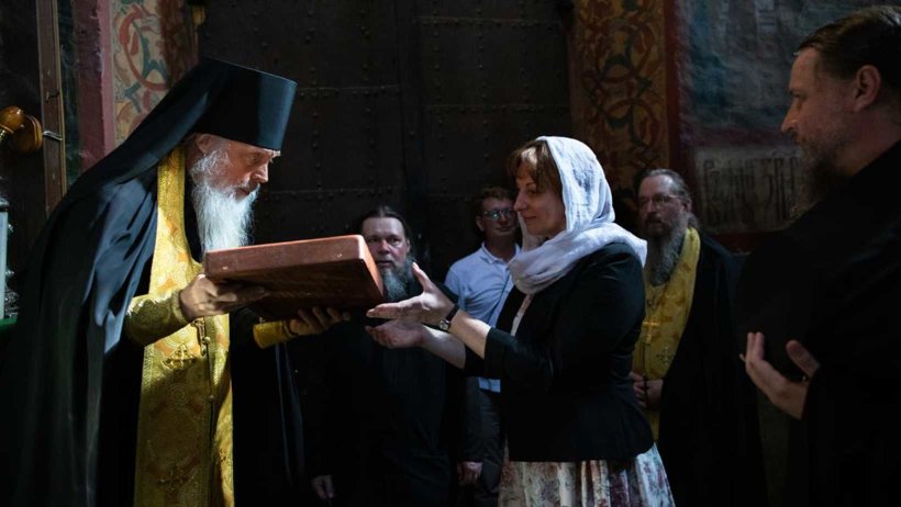 В Троице-Сергиевой Лавре освятили икону, посвященную 500-летию Антониево-Сийского монастыря