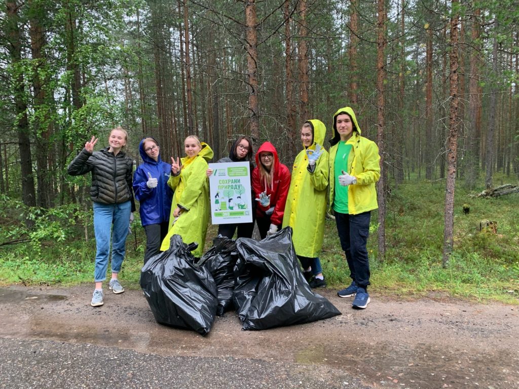 Эковолонтеры Виноградовского района продолжают наводить порядок