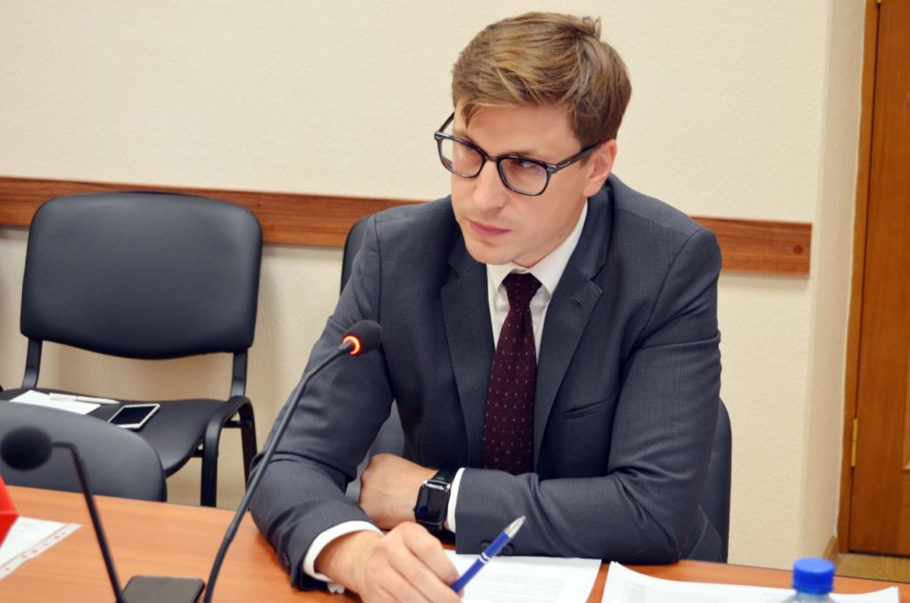Новый закон о молодежной политике расширит круг получателей мер господдержки