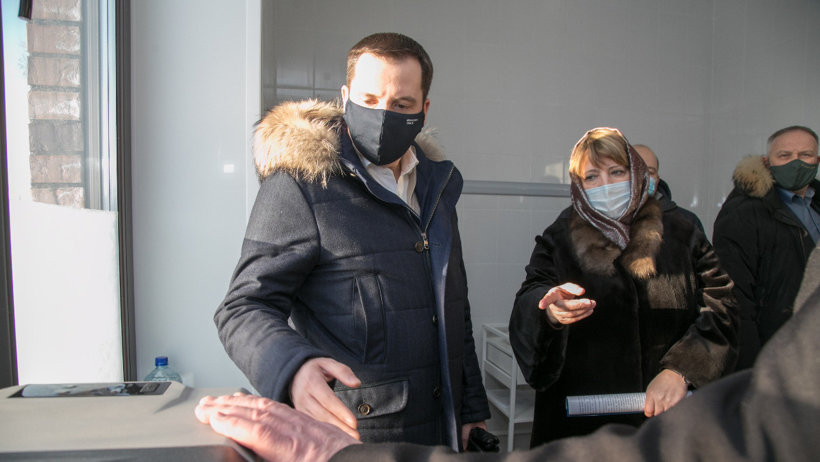Александр Цыбульский оценил готовность одного из сельских ФАПов к вакцинации от коронавируса