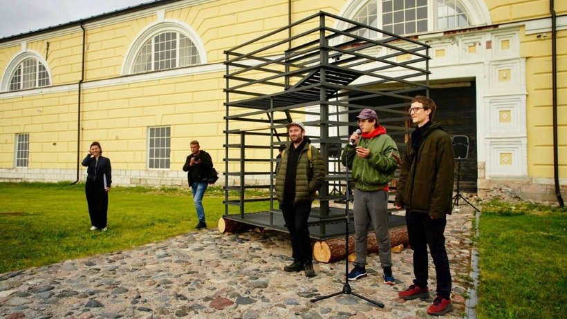 Краснодарские художники подарили Архангельску инсталляцию, посвященную истории типографии