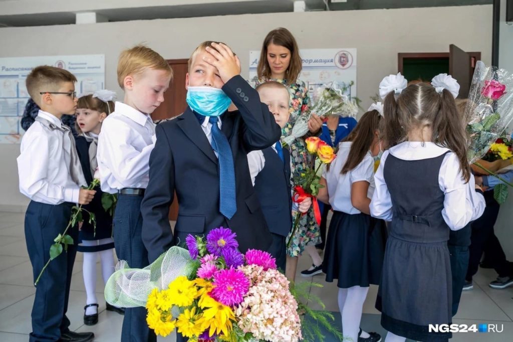 Роспотребнадзор продлил коронавирусные правила в школах на два года