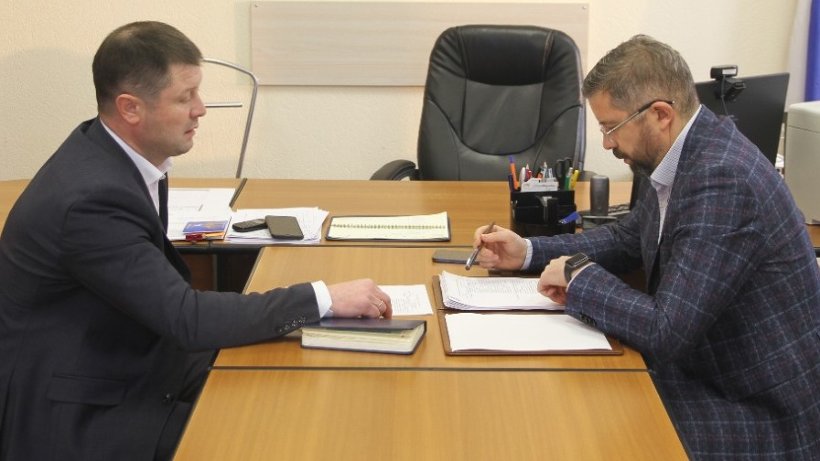 Дмитрий Рожин обсудил с главой Виноградовского округа перспективы развития муниципалитета