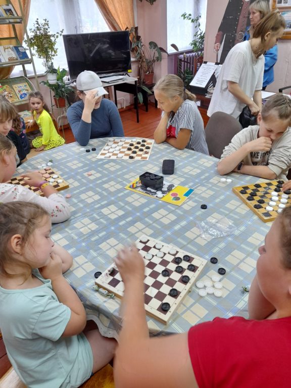 Сладкий шашечный турнир
