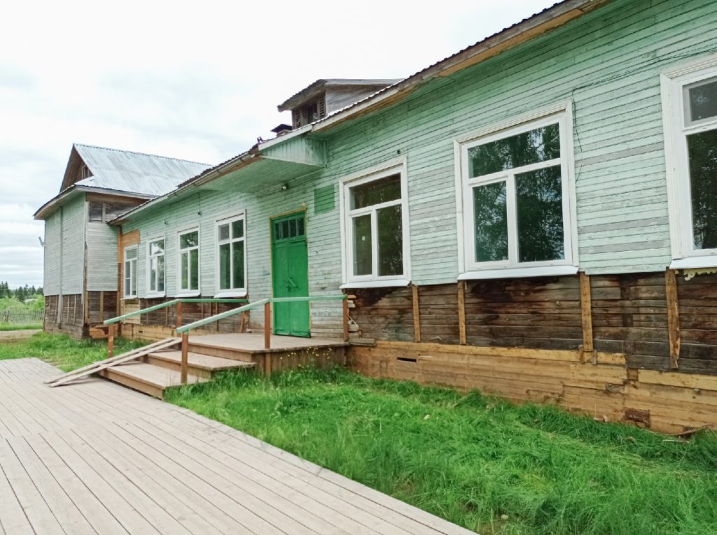 Ученикам – каникулы, школам – ремонт