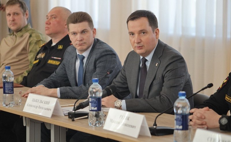 Александр Цыбульский встретился с учащимися Архангельского морского кадетского корпуса