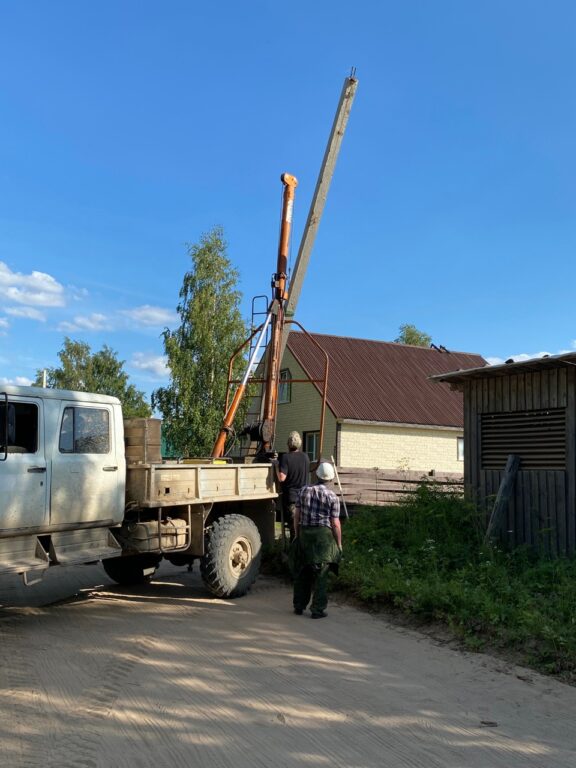 Установка уличного освещения / Фото автора