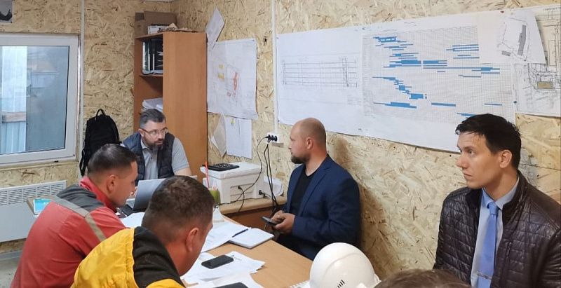 Строителям детской поликлиники в Котласе поручено ускорить темп работ