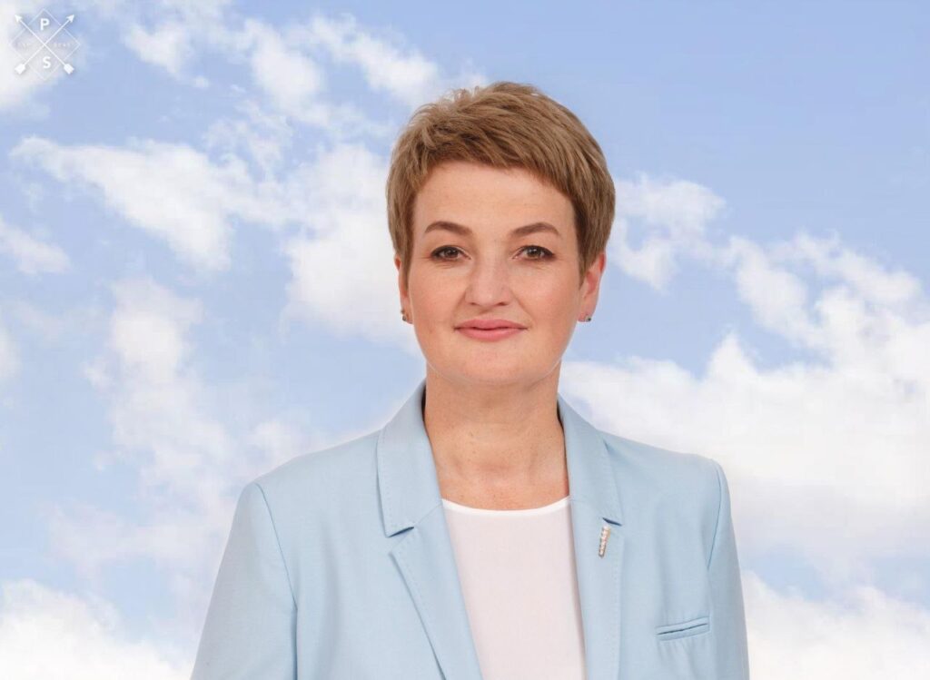 Председатель Архангельского областного Собрания депутатов Екатерина Прокопьева поздравила северян с Днем Военно-Морского Флота