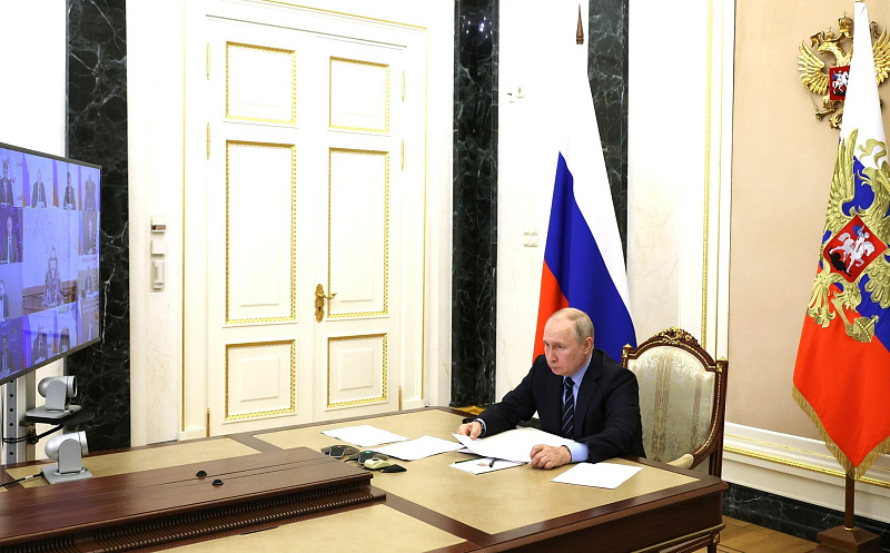 Владимир Путин акцентировал внимание Правительства РФ на необходимости создавать условия для эффективной работы тренеров