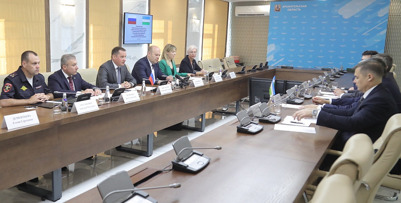 Губернатор Архангельской области встретился с Чрезвычайным и Полномочным Послом Республики Узбекистан в РФ