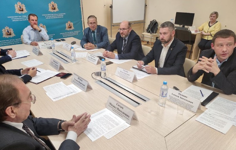В Поморье продолжается работа по профилактике производственного травматизма