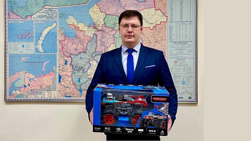 «Елка желаний» Архангельской области исполнила новогоднюю мечту детей из поселка Боброво и Мелитополя