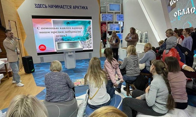 Мастерицы Коношского района провели занятия с посетителями выставки «Россия»