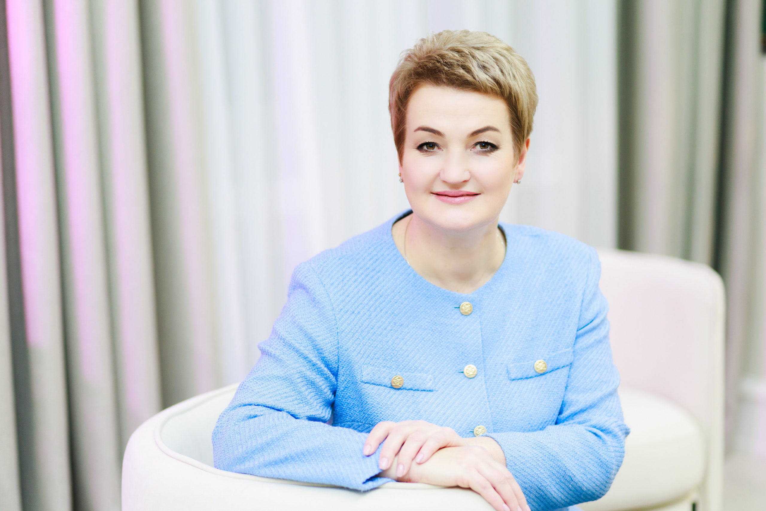 Председатель Архангельского областного Собрания депутатов Екатерина Прокопьева поздравила северянок с Международным женским днем