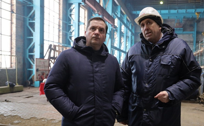 Александр Цыбульский ознакомился с ходом подготовки завода «Красная Кузница» к установке нового дока