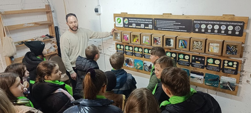 Волонтеры Архангельской области проводят экоуроки для школьников