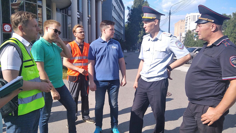 В Архангельске сотрудники минтранса и общественники проверили объекты дорожного ремонта