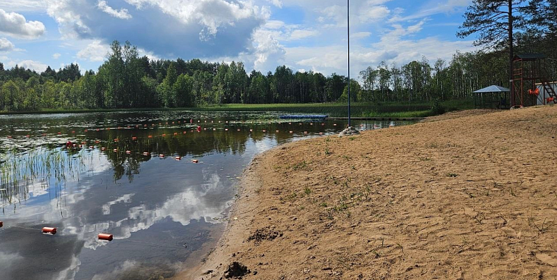 В Няндоме на озере Боровое открыли оборудованный пляж
