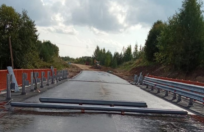 Завершить капремонт моста через реку Большая Свага подрядчик планирует к концу сентября