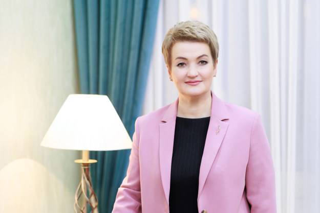 Екатерина Прокопьева поздравила северянок с Международным женским днем