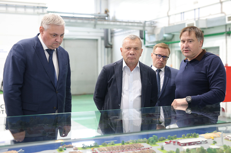 Сенатор Юрий Борисов проводит встречи с руководством промышленных предприятий и образовательных учреждений Поморья