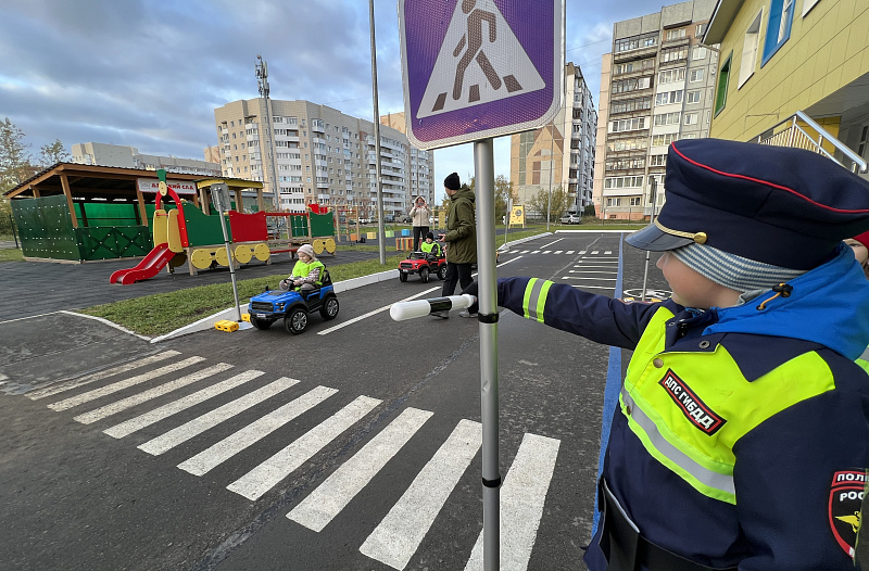 Госавтоинспекция рекомендует взрослым напомнить детям правила безопасного поведения на дорогах