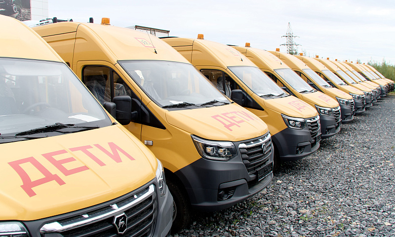 В школы Архангельской области поступят 45 новых автобусов