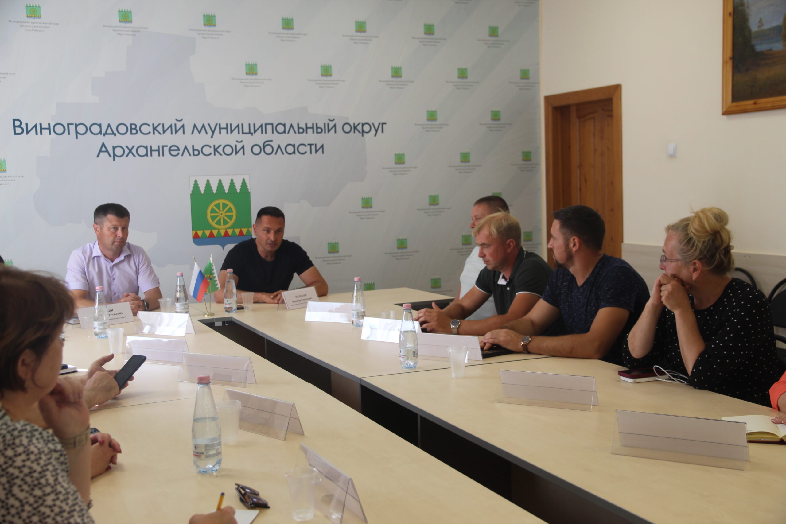 С рабочим визитом в Виноградовском округе побывал министр строительства и архитектуры области Владимир Полежаев