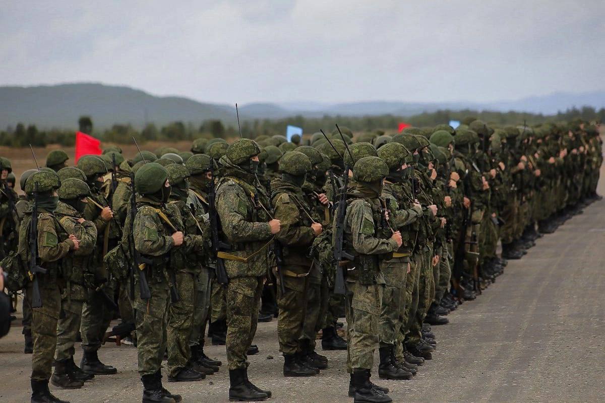 Северян приглашают заключить контракт на военную службу