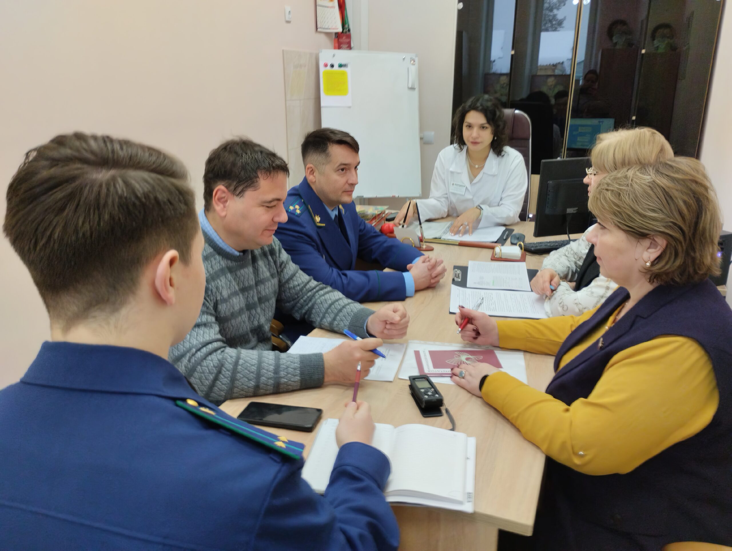 Виноградовская ЦРБ в эпоху перемен: итоги круглого стола о будущем местного здравоохранения