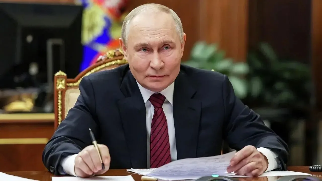 Президент РФ Владимир Путин встретился с выпускниками федеральной кадровой программы «Время героев»