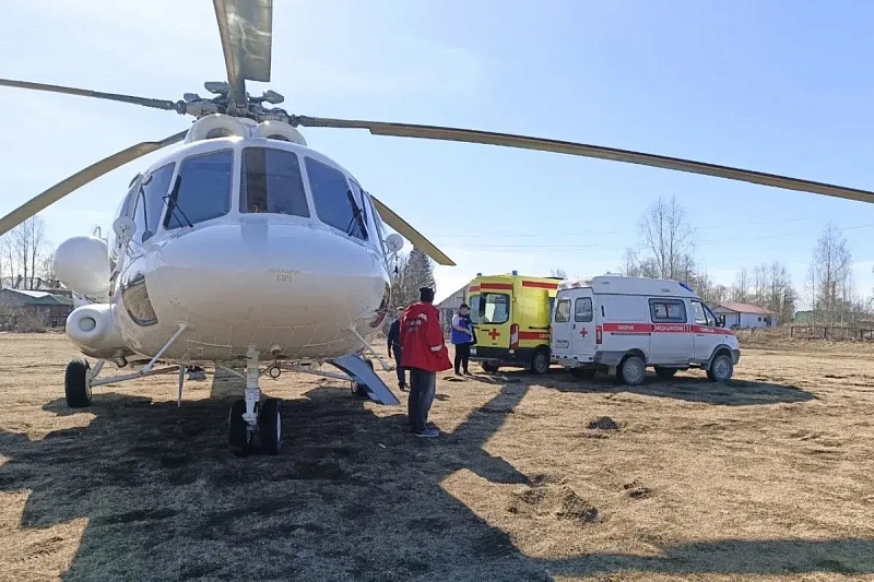С начала года специалисты санитарной авиации областной больницы эвакуировали свыше 900 пациентов