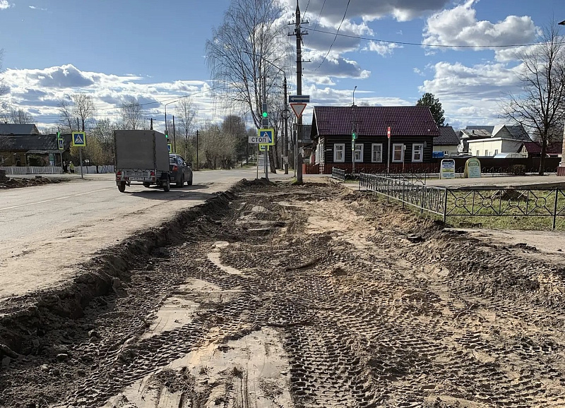 В Вельске продолжается благоустройство улицы Первого Мая
