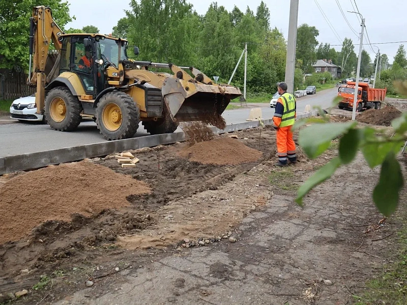 В Няндоме продолжается ремонт улицы Леваневского