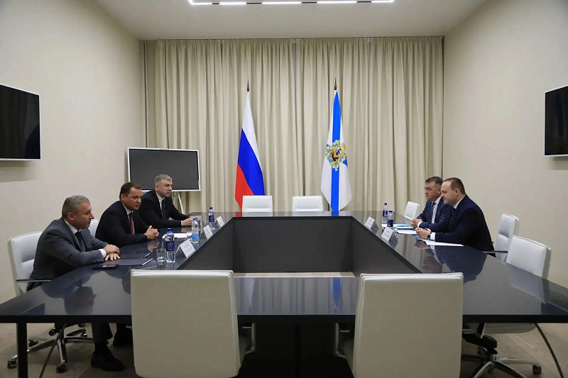 Александр Цыбульский встретился с заместителем Председателя Государственной Думы РФ Владиславом Даванковым