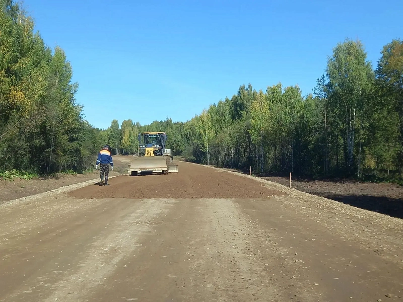 В Ленском районе продолжается ремонт автодороги Заболотье – Сольвычегодск – Яренск