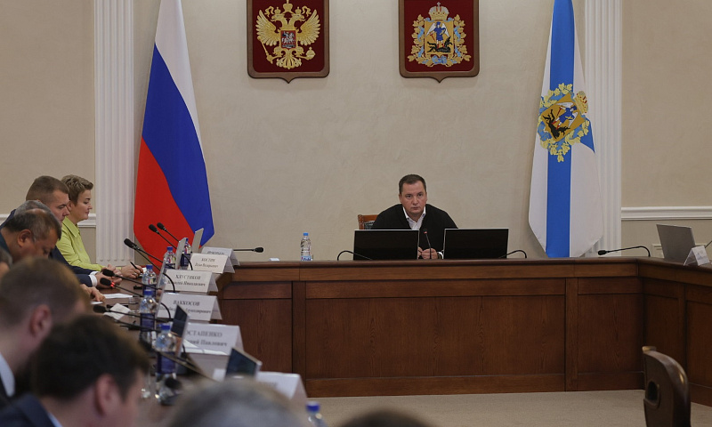 На оперативном совещании в правительстве региона обсудили меры по стабилизации ситуации на АЗС Архангельской области