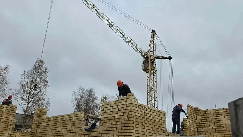 В Северодвинске строят первые дома по новой программе переселения из аварийного жилья