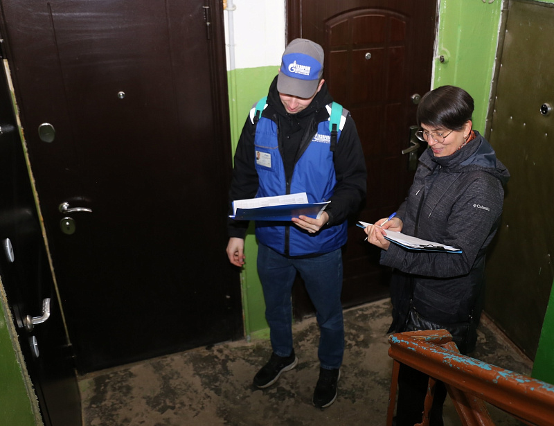 Безопасное использование газа в домах: в Архангельской области проходят профилактические поквартирные обходы
